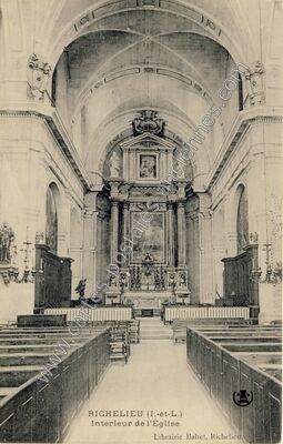 Carte postale ancienne Intérieur de l'Église — Richelieu (Indre-et-Loire)