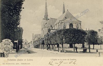 Carte postale ancienne L'Eglise et la porte de Loudun — Richelieu (Indre-et-Loire)