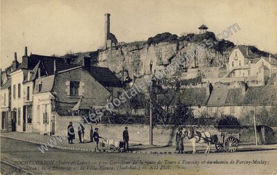 Carte postale ancienne Carrefour de la route de Tours à Vouvray et du chemin de Parçay-Meslay; le coteau; la «… — Rochecorbon (Indre-et-Loire)