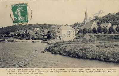 Carte postale ancienne Vue générale. — Eglise (bedu portail du XII° s.) — Savonnières (Indre-et-Loire)