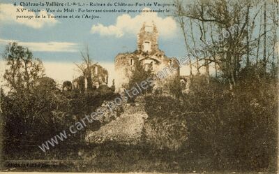 Carte postale ancienne Ruines du Château-Fort de Vaujours, XV° siècle - Vue du Midi — Château-la-Vallière (Indre-et-Loire)