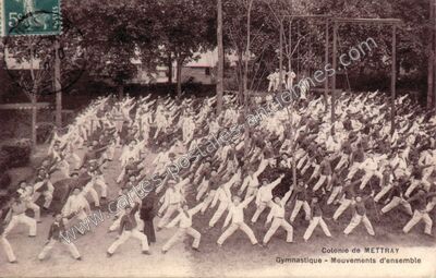 Carte postale ancienne Gymnastique - Mouvements d'ensemble — Mettray (Indre-et-Loire)