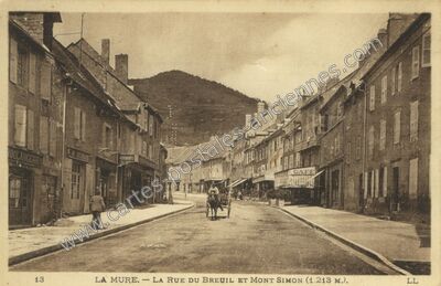 Carte postale ancienne La Rue du Breuil et Mont Simon — La Mure (Isère)