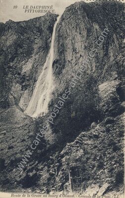 Carte postale ancienne Cascade de la Pisse — Saint-Christophe-en-Oisans (Isère)