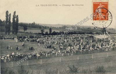 Carte postale ancienne Champ de Course — La Tour-du-Pin (Isère)