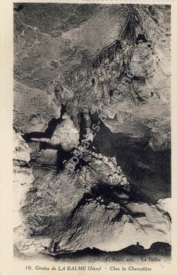 Carte postale ancienne Grottes de LA BALME - Chez la Charcutière — La Balme-les-Grottes (Isère)