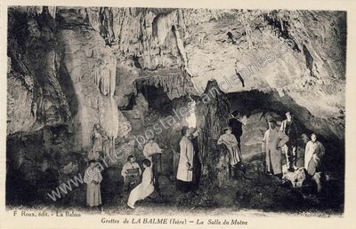 Carte postale ancienne Grottes de LA BALME — La Salle du Moine — La Balme-les-Grottes (Isère)