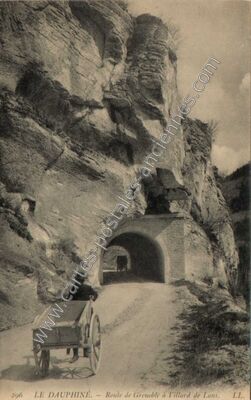 Carte postale ancienne Route de Villard de Lans — Villard-de-Lans (Isère)