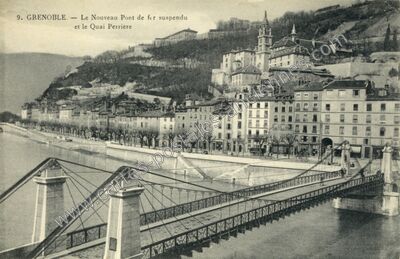 Carte postale ancienne Le Nouveau Pont de fer suspendu et le Quai Perrière — Grenoble (Isère)