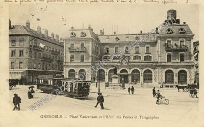 Carte postale ancienne Place Vaucanson et l'Hôtel des Postes et Télégraphes — Grenoble (Isère)