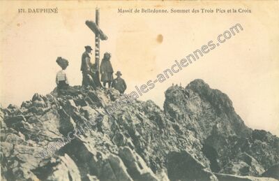 Carte postale ancienne Les Trois Pics — (Isère)
