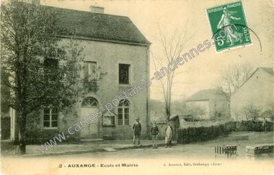 Carte postale ancienne Ecole et Mairie — Auxange (Jura)