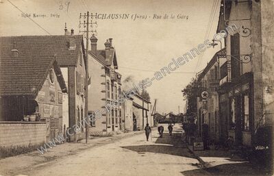 Carte postale ancienne Rue de la Gare — Chaussin (Jura)