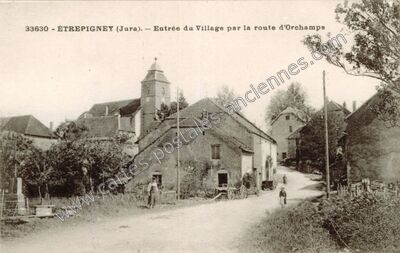 Carte postale ancienne Entrée du Village par la route d'Orchamps — Étrepigney (Jura)