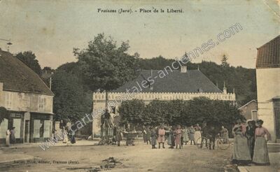 Carte postale ancienne Place de la Liberté — Fraisans (Jura)