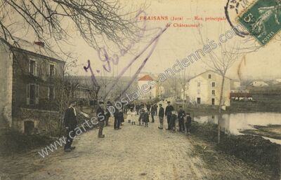 Carte postale ancienne Rue principale de Châteauneuf — Fraisans (Jura)