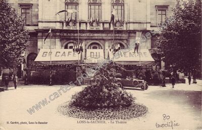 Carte postale ancienne Grand Café du Théâtre — Lons-le-Saunier (Jura)