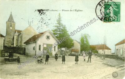 Carte postale ancienne Place de l'Église — Mantry (Jura)
