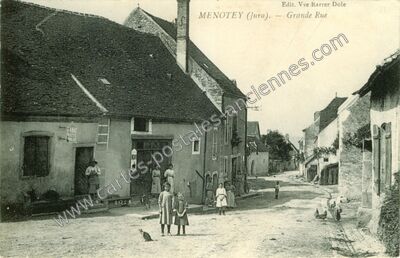 Carte postale ancienne Grande Rue — Menotey (Jura)