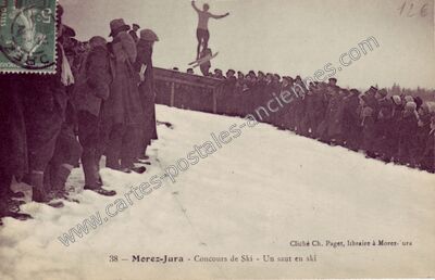 Carte postale ancienne Concours de Ski - Un saut en ski — Morez (Jura)
