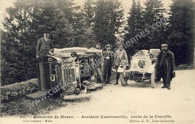 Carte postale ancienne Accident d'automobile, route de la Faucille — Morez (Jura)
