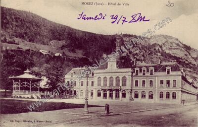 Carte postale ancienne Hôtel de Ville — Morez (Jura)