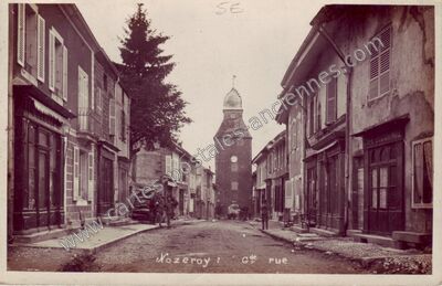 Carte postale ancienne Gde rue — Nozeroy (Jura)