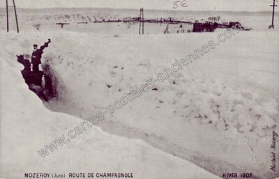 Carte postale ancienne Route de Champagnole — Nozeroy (Jura)