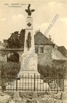 Carte postale ancienne Le Monument — Ougney (Jura)