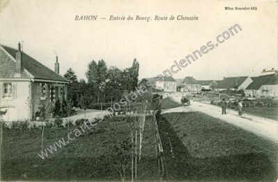 Carte postale ancienne Entrée du Bourg. Route de Chaussin — Rahon (Jura)