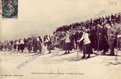 Carte postale ancienne Concours de skis aux Rousses. - Le Défilé des Skieurs — Les Rousses (Jura)