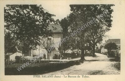 Carte postale ancienne Le Bureau de Tabac — Salans (Jura)