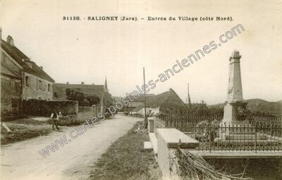 Carte postale ancienne Entrée du Village (côté Nord) — Saligney (Jura)