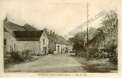 Carte postale ancienne Rue du Café — Serre-les-Moulières (Jura)