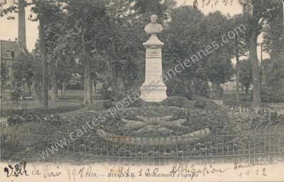 Carte postale ancienne 1.er Monument Populaire — Roanne (Loire)