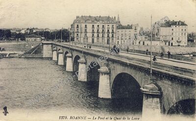 Carte postale ancienne Le Pont et le Quai de la Loire — Roanne (Loire)