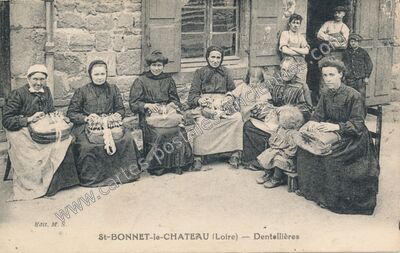 Carte postale ancienne Dentellières — Saint-Bonnet-le-Château (Loire)
