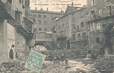 Carte postale ancienne Le Gier dans le vieux quartier — Saint-Chamond (Loire)