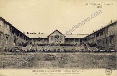 Carte postale ancienne L'École La Fayette — Chavaniac-Lafayette (Haute-Loire)