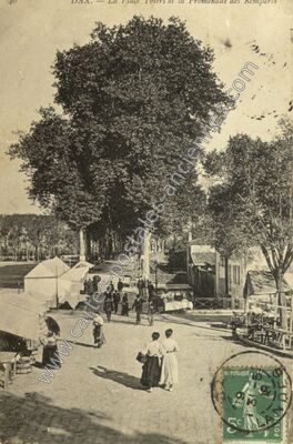 Carte postale ancienne La Place Thiers et la Promenade des Remparts — Dax (Landes)