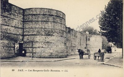 Carte postale ancienne Les Remparts Gallo-Romains — Dax (Landes)