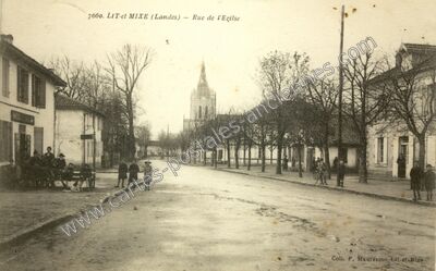 Carte postale ancienne Rue de l'Eglise — Lit-et-Mixe (Landes)
