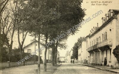 Carte postale ancienne Rue Victor-Hugo — Mont-de-Marsan (Landes)