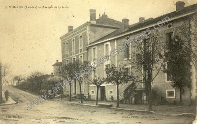 Carte postale ancienne Avenue de la Gare — Mugron (Landes)