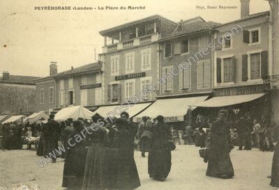 Carte postale ancienne La Place du Marché — Peyrehorade (Landes)