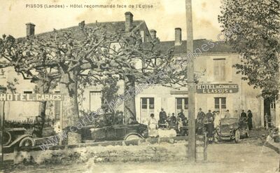 Carte postale ancienne Hôtel recommandé face de l'Eglise — Pissos (Landes)