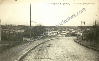 Carte postale ancienne Vue sur la Route Nationale — Roquefort (Landes)