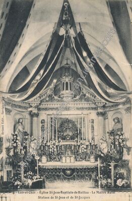 Carte postale ancienne Église St-Jean-Baptiste-de-Baillou - Le Maître Autel / Statues de St-Jean et de St-Jacques — Baillou (Loir-et-Cher)