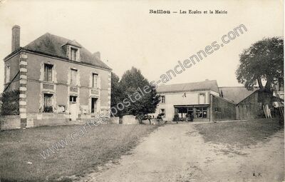 Carte postale ancienne Les Ecoles et la Mairie — Baillou (Loir-et-Cher)