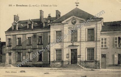 Carte postale ancienne L'Hôtel de Ville — Bracieux (Loir-et-Cher)